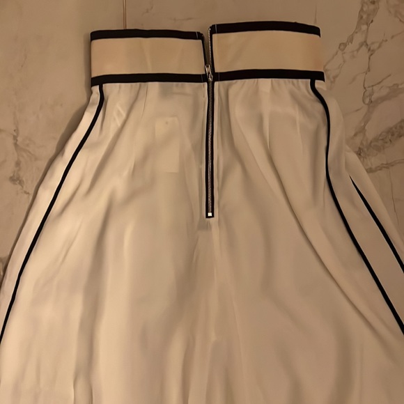 Brand name black  wide white pants with black stripe - Picture 3 of 4